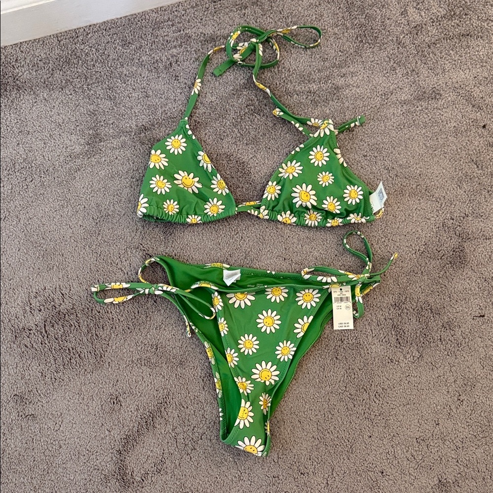 NWT: Green Daisy Print Triangle Bikini